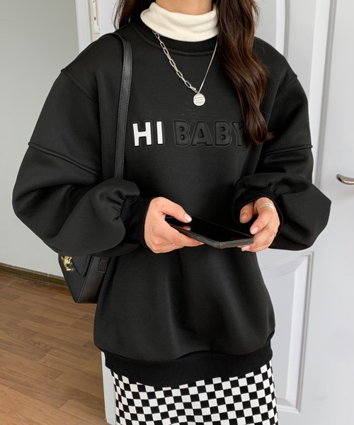 Diosfront（ディオスフロント）の「ルーズシルエットエンボス加工裏起毛トレーナー（スウェット・レディース・ブラック/ダークブラウン/グリーン・FREE）」の10枚目の写真