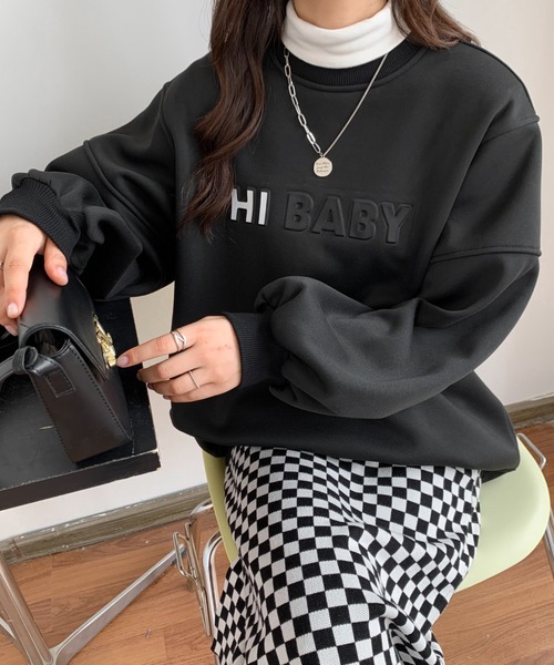 Diosfront（ディオスフロント）の「ルーズシルエットエンボス加工裏起毛トレーナー（スウェット・レディース・ブラック/ダークブラウン/グリーン・FREE）」の15枚目の写真