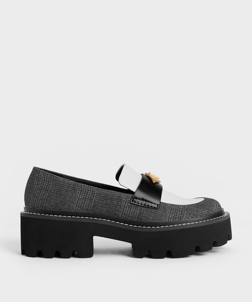 CHARLES & KEITH（チャールズ & キース）の「メタリックアクセント