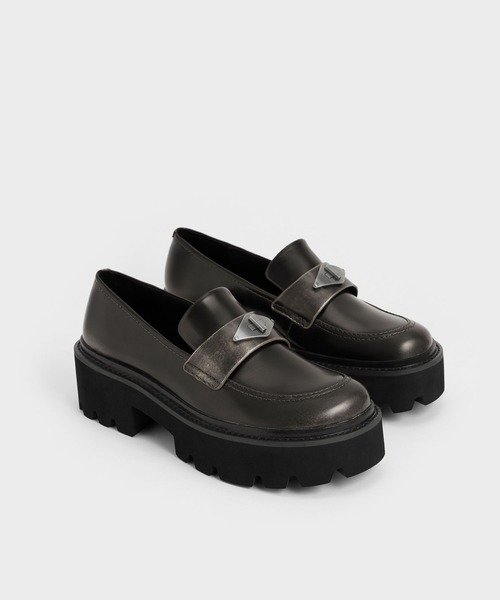 CHARLES & KEITH（チャールズ & キース）の「メタリックアクセント