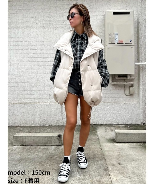 EGOIST(エゴイスト)の「フェイクレザー中綿ベスト(その他アウター・レディース・ブラック/アイボリー・FREE)」の7枚目の写真