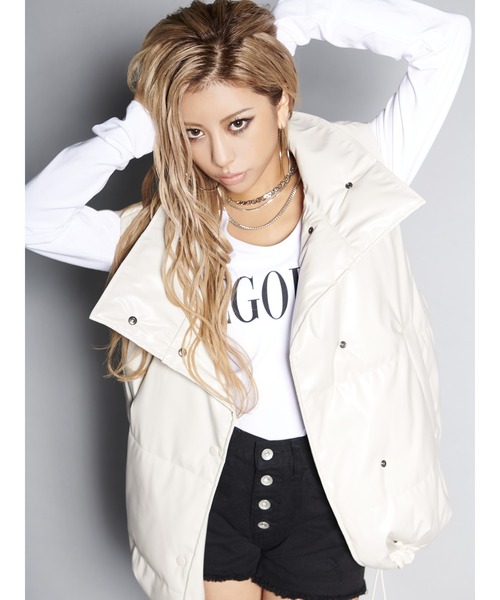 EGOIST(エゴイスト)の「フェイクレザー中綿ベスト(その他アウター・レディース・ブラック/アイボリー・FREE)」の20枚目の写真