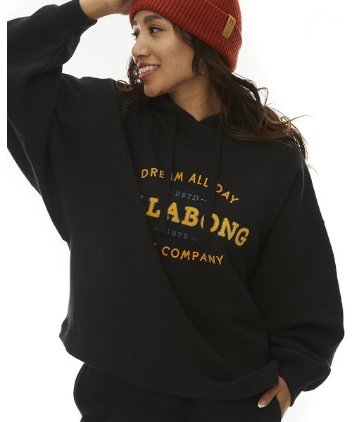 BILLABONG(ビラボン)の「BILLABONG レディース HEAVY BARREL CROPED SWEAT PARKA パーカー 【2022年秋冬モデル】/ビラボンプルオーバーパーカー(パーカー・レディース・ブラック/バーガンディー/グレー・MEDIUM/LARGE)」の2枚目の写真