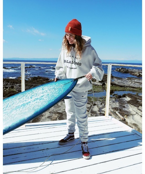 BILLABONG(ビラボン)の「BILLABONG レディース HEAVY BARREL CROPED SWEAT PARKA パーカー 【2022年秋冬モデル】/ビラボンプルオーバーパーカー(パーカー・レディース・ブラック/バーガンディー/グレー・MEDIUM/LARGE)」の9枚目の写真