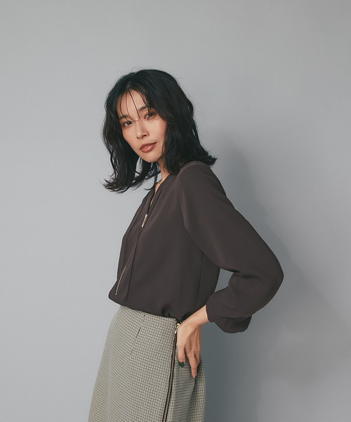 RIVE DROITE(リヴドロワ)の「他と差がつくファスナーデザイン/フロントファスナーブラウス(シャツ/ブラウス・レディース・ネイビー/ブラウン/アイボリー・FREE)」の22枚目の写真