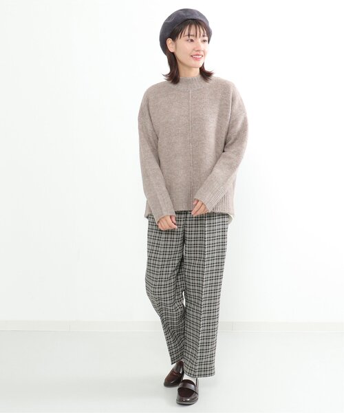 LBC(エルビーシー)の「【ふんわり柔らか】バックデザインメランジニット(ニット/セーター・レディース・ベージュ/グリーン/チャコールグレー/オフホワイト・M)」の16枚目の写真
