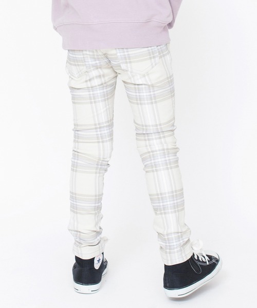 BRANSHES（ブランシェス）の「【ユニ/プレミアムストレッチ】裏起毛ツイルロングパンツ（チノパンツ・キッズ・ベージュ/ラベンダー/ライトグレー/オフホワイト/グレー/ブラック・90/100/150/140/120/110/130/160）」の4枚目の写真