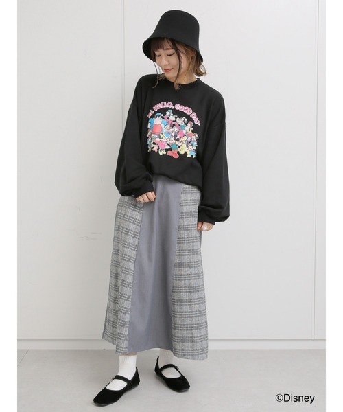 ehka sopo(エヘカソポ)の「【Disney】ミッキー/プリントスウェット(スウェット・レディース・オフホワイト/ブラック/レッド・フリ-)」の16枚目の写真