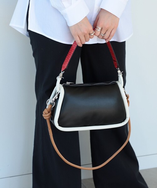 Ray BEAMS（レイビームス）の「Ray BEAMS / パイピング バッグ（ショルダーバッグ・レディース・グリーン/ブラック・ONE SIZE）」の4枚目の写真