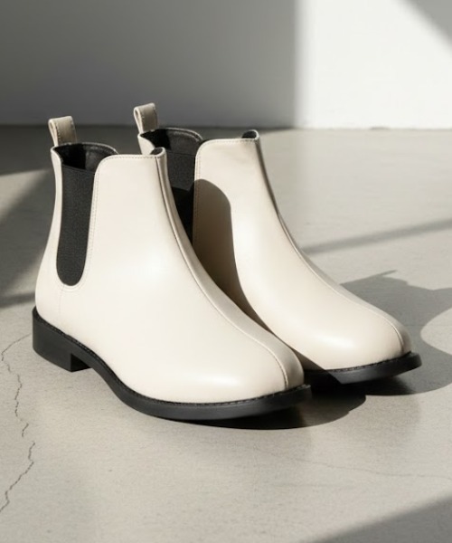 AAA+（サンエープラス）の「美シルエットショートブーツ（ブーツ・レディース・ブラック系2/ブラック系5/ダークブラウン系2/ブラック系1/ブラック系6/ダークブラウン系1/アイボリー系1/ダークブラウン系3/アイボリー系2/ブラック系3/ブラック系4/アイボリー系3・LL/M/SS/S/XL/L）」の10枚目の写真