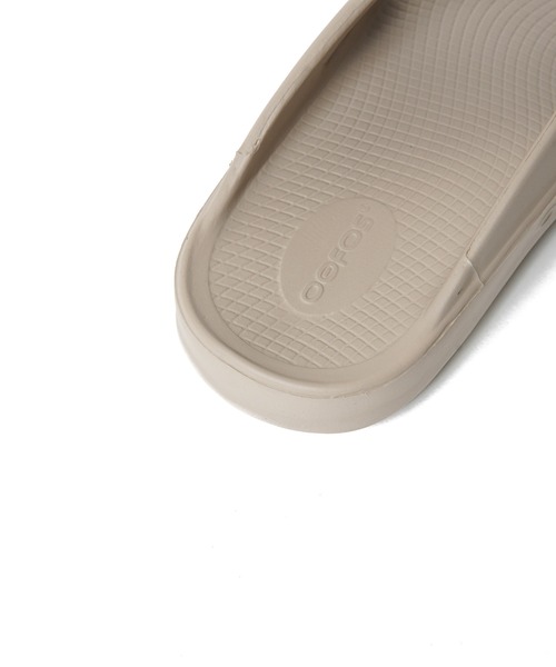 OOFOS（ウーフォス）の「【MEN】OOFOS OOriginal（サンダル・メンズ・サンドベージュ/チャコールグレー/ブラック/セージグリーン/ワインレッド/ライトブルー・27/28/26）」の16枚目の写真