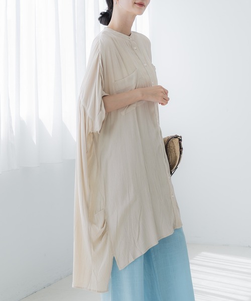 coca(coca)(コカ)の「楊柳プリーツロングシャツ(シャツ/ブラウス・レディース・ベージュ/ブラック・ONE SIZE)」の1枚目の写真