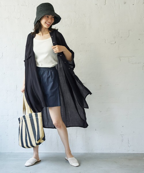 coca(coca)(コカ)の「楊柳プリーツロングシャツ(シャツ/ブラウス・レディース・ベージュ/ブラック・ONE SIZE)」の3枚目の写真