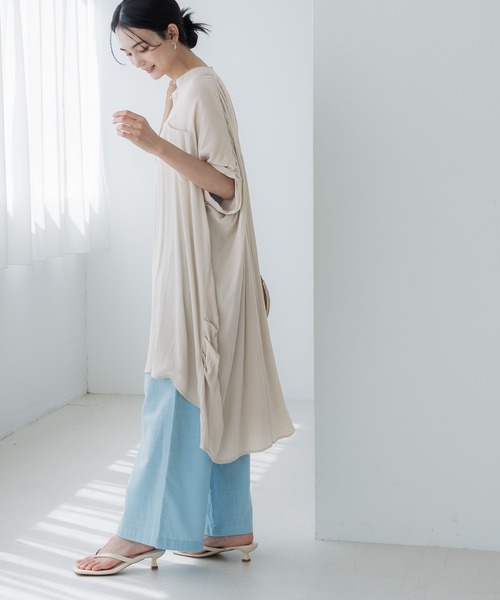 coca(coca)(コカ)の「楊柳プリーツロングシャツ(シャツ/ブラウス・レディース・ベージュ/ブラック・ONE SIZE)」の10枚目の写真