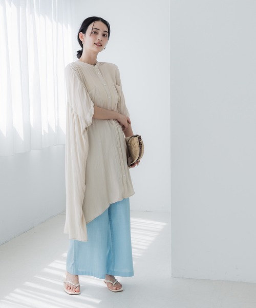 coca(coca)(コカ)の「楊柳プリーツロングシャツ(シャツ/ブラウス・レディース・ベージュ/ブラック・ONE SIZE)」の6枚目の写真