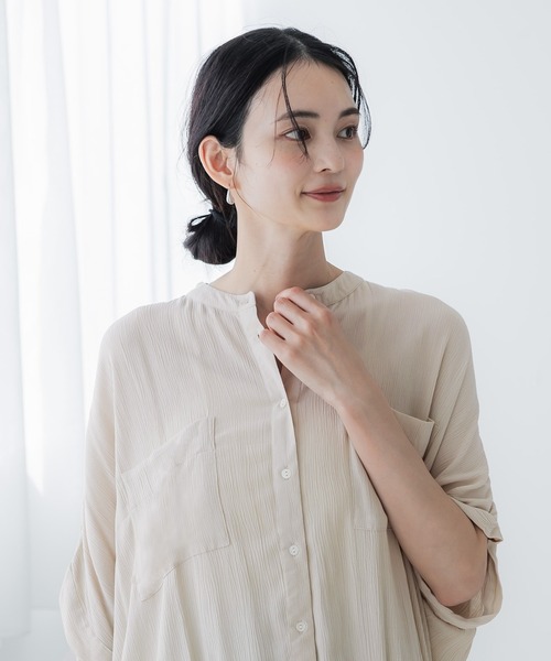 coca(coca)(コカ)の「楊柳プリーツロングシャツ(シャツ/ブラウス・レディース・ベージュ/ブラック・ONE SIZE)」の7枚目の写真