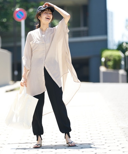 coca(coca)(コカ)の「楊柳プリーツロングシャツ(シャツ/ブラウス・レディース・ベージュ/ブラック・ONE SIZE)」の11枚目の写真