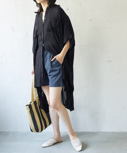 coca(coca)(コカ)の「楊柳プリーツロングシャツ(シャツ/ブラウス・レディース・ベージュ/ブラック・ONE SIZE)」の5枚目の写真