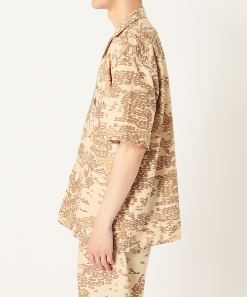 SALVAGE PUBLIC(サルベージパブリック)の「【SALVAGE PUBLIC×JS】別注 DEGITAL LOGO CAMO シャツ(シャツ/ブラウス・メンズ・ベージュ/カーキ・MEDIUM/LARGE)」の5枚目の写真