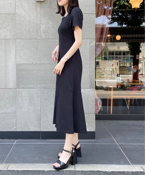 one way（ワンウェイ）の「バックオープンワンピース（ワンピース・レディース・ベージュ/ブラック/ブルー・FREE）」の8枚目の写真