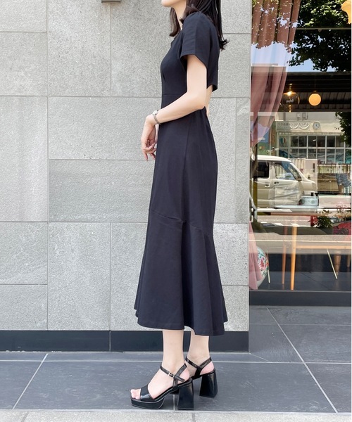 one way（ワンウェイ）の「バックオープンワンピース（ワンピース・レディース・ベージュ/ブラック/ブルー・FREE）」の13枚目の写真