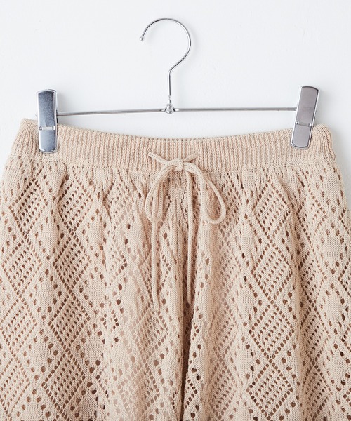 WHIMSIC（ウィムジック）の「【UNISEX/SET UP対応】メッシュジャガードニットショートパンツ（その他パンツ・メンズ・アイボリー/チャコールグレー・FREE）」の12枚目の写真