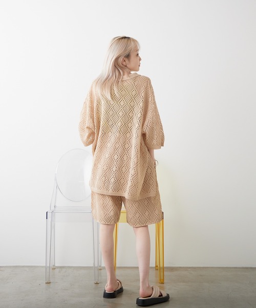 WHIMSIC（ウィムジック）の「【UNISEX/SET UP対応】メッシュジャガードニットショートパンツ（その他パンツ・メンズ・アイボリー/チャコールグレー・FREE）」の4枚目の写真