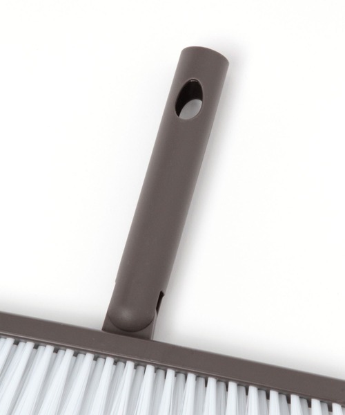 LAKOLE（ラコレ）の「ジョイントデッキブラシ / 907819（掃除グッズ・レディース・チャコール・FREE）」の3枚目の写真