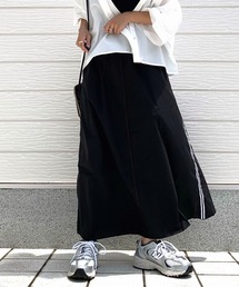 Q | サイドラインフレアスカート(スカート)