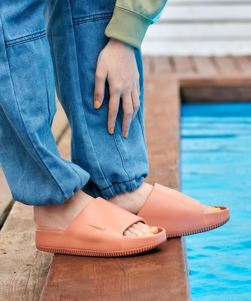 ナイキ カーム ウィメンズスライド /Nike Calm Women's Slides＜22-29cm 展開＞（サンダル）｜NIKE（ナイキ）