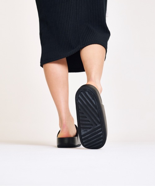 ナイキ カーム ウィメンズスライド /Nike Calm Women's Slides＜22-29cm 展開＞（サンダル）｜NIKE（ナイキ）