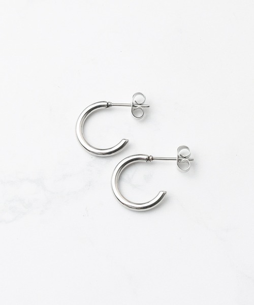 INNOCENT(イノセント)の「『Stainless』 Half Hoop Pierce 15mm-ハーフ フープピアス(ピアス(両耳用)・レディース・シルバー/ゴールド・FREE)」の2枚目の写真