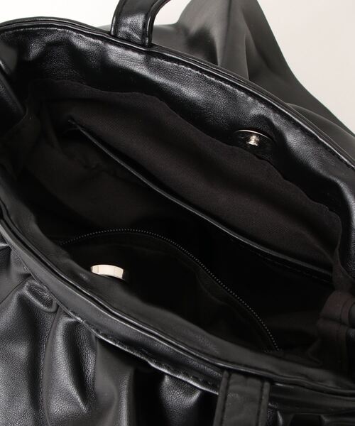 florist（フローリスト）の「【4色展開】【軽量】4段フリルレザートートバッグ（トートバッグ・レディース・シルバー/ブラック/オフホワイト/ラベンダー・FREE）」の7枚目の写真