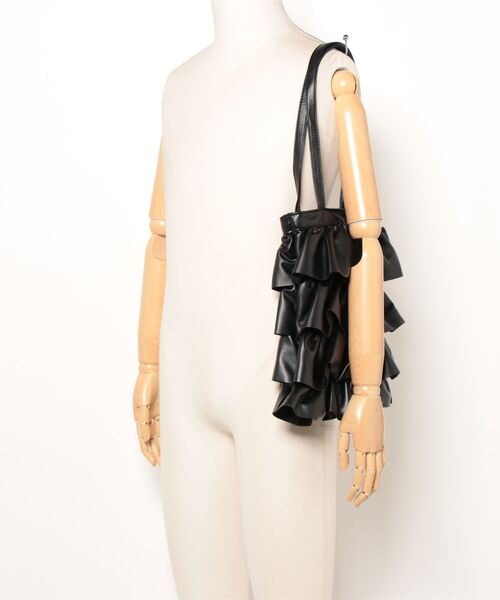 florist（フローリスト）の「【4色展開】【軽量】4段フリルレザートートバッグ（トートバッグ・レディース・シルバー/ブラック/オフホワイト/ラベンダー・FREE）」の9枚目の写真