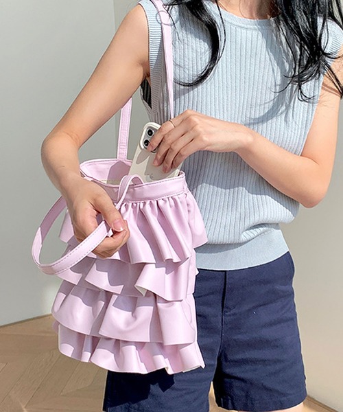 florist（フローリスト）の「【4色展開】【軽量】4段フリルレザートートバッグ（トートバッグ・レディース・シルバー/ブラック/オフホワイト/ラベンダー・FREE）」の5枚目の写真