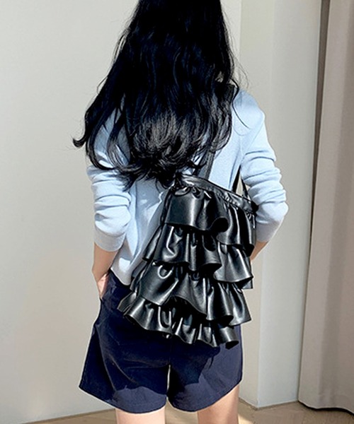 florist（フローリスト）の「【4色展開】【軽量】4段フリルレザートートバッグ（トートバッグ・レディース・シルバー/ブラック/オフホワイト/ラベンダー・FREE）」の10枚目の写真