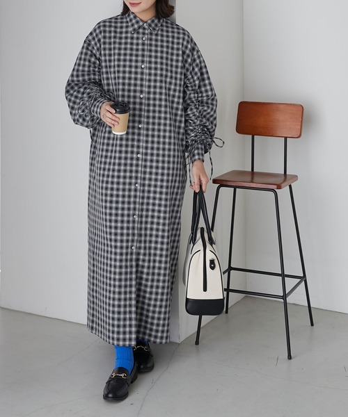 BONLECILL(ボンルシール)の「ドロストスリーブロングシャツワンピース(シャツワンピース・レディース・ブラック系1/ブルー/オフホワイト/ネイビー系1・FREE)」の15枚目の写真