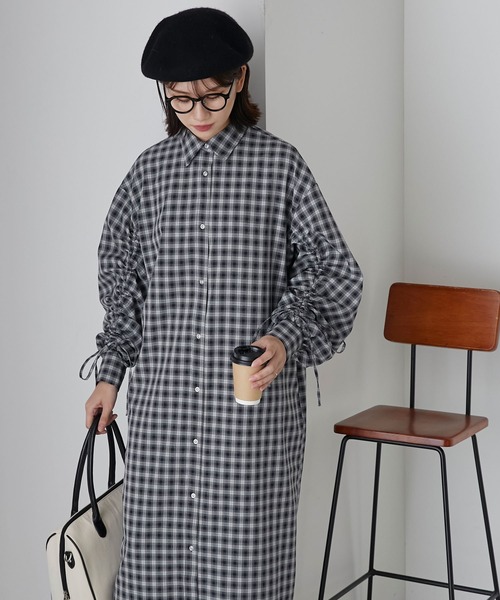BONLECILL(ボンルシール)の「ドロストスリーブロングシャツワンピース(シャツワンピース・レディース・ブラック系1/ブルー/オフホワイト/ネイビー系1・FREE)」の17枚目の写真