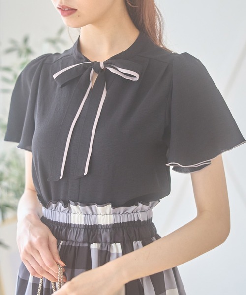 tocco closet(トッコ クローゼット)の「【ZOZO限定柄あり】マルチWAYボウタイリボン×パールピン配色ブラウス(シャツ/ブラウス・レディース・ブラック/ドット/その他/オフホワイト・M)」の1枚目の写真