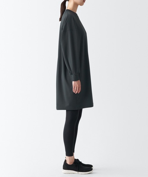 無印良品（ムジルシリョウヒン）の「〔MUJI WALKER〕ＵＶカット乾きやすいスウェットワンピース（ワンピース・レディース・アイボリー/ライトグリーン/ライトイエロー/ダークグレー・XS/L/M/XL/XXL/S）」の13枚目の写真
