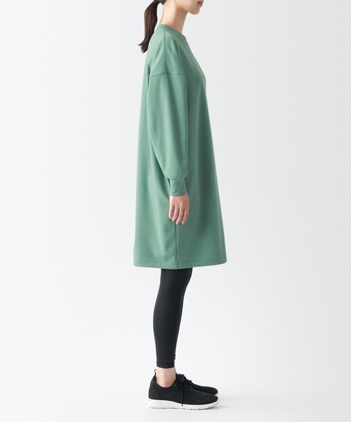 無印良品（ムジルシリョウヒン）の「〔MUJI WALKER〕ＵＶカット乾きやすいスウェットワンピース（ワンピース・レディース・アイボリー/ライトグリーン/ライトイエロー/ダークグレー・XS/L/M/XL/XXL/S）」の20枚目の写真