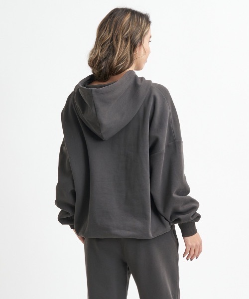 ROXY(ロキシー)の「JIVY HOODIE/ロキシー裏起毛オーバーサイズシルエットシンプルプルオーバーパーカー・フーディ(スウェット・レディース・ブラック/グリーン/グレー・SMALL/LARGE/MEDIUM/X-LARGE)」の5枚目の写真