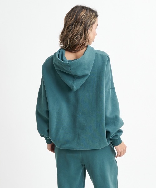 ROXY(ロキシー)の「JIVY HOODIE/ロキシー裏起毛オーバーサイズシルエットシンプルプルオーバーパーカー・フーディ(スウェット・レディース・ブラック/グリーン/グレー・SMALL/LARGE/MEDIUM/X-LARGE)」の9枚目の写真