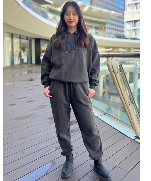 ROXY(ロキシー)の「JIVY HOODIE/ロキシー裏起毛オーバーサイズシルエットシンプルプルオーバーパーカー・フーディ(スウェット・レディース・ブラック/グリーン/グレー・SMALL/LARGE/MEDIUM/X-LARGE)」の18枚目の写真
