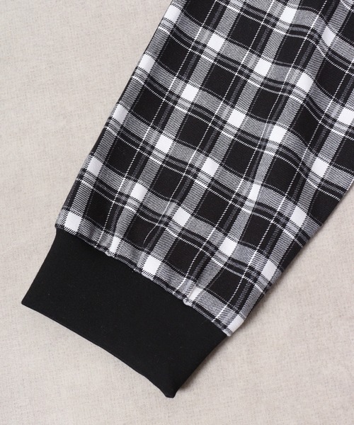 【セール】ダンボールチェック切り替えモックネック（スウェット）｜CECIL McBEE（セシルマクビー）