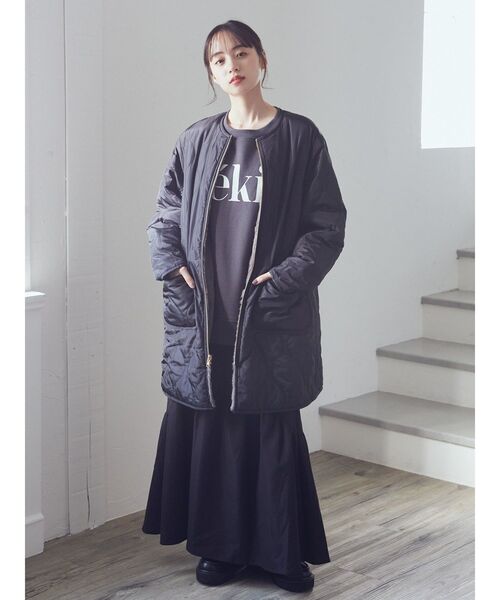 earth music&ecology(アースミュージックアンドエコロジー)の「ファー&キルティングリバーシブルコート(その他アウター・レディース・ブラック/アイボリー/ベージュ・M/L)」の6枚目の写真