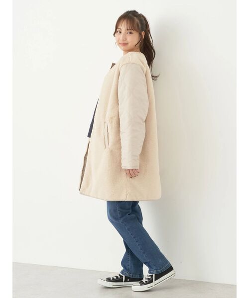 earth music&ecology(アースミュージックアンドエコロジー)の「ファー&キルティングリバーシブルコート(その他アウター・レディース・ブラック/アイボリー/ベージュ・M/L)」の17枚目の写真