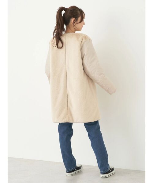 earth music&ecology(アースミュージックアンドエコロジー)の「ファー&キルティングリバーシブルコート(その他アウター・レディース・ブラック/アイボリー/ベージュ・M/L)」の18枚目の写真