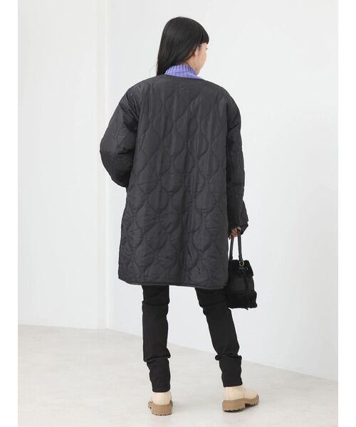 earth music&ecology(アースミュージックアンドエコロジー)の「ファー&キルティングリバーシブルコート(その他アウター・レディース・ブラック/アイボリー/ベージュ・M/L)」の21枚目の写真