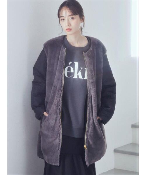 earth music&ecology(アースミュージックアンドエコロジー)の「ファー&キルティングリバーシブルコート(その他アウター・レディース・ブラック/アイボリー/ベージュ・M/L)」の2枚目の写真